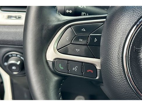 Used 2021 Jeep Compass Latitude image 28