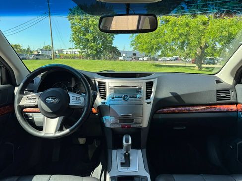 Used 2011 Subaru Outback 2.5i Limited AWD/4WD image 15