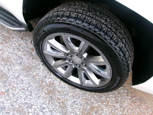 Used 2016 Chevrolet Tahoe LTZ AWD/4WD image 4
