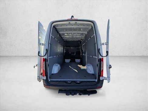 Used 2025 Mercedes-Benz Sprinter 2500 image 6