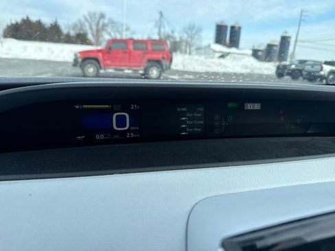 Used 2016 Toyota Prius Four image 20