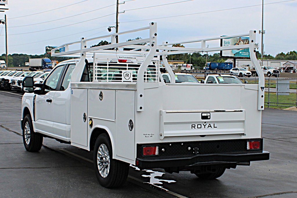 Used 2024 Ford F250 XL w/ XL Chrome Package RWD image 4