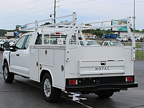 Used 2024 Ford F250 XL w/ XL Chrome Package RWD image 4