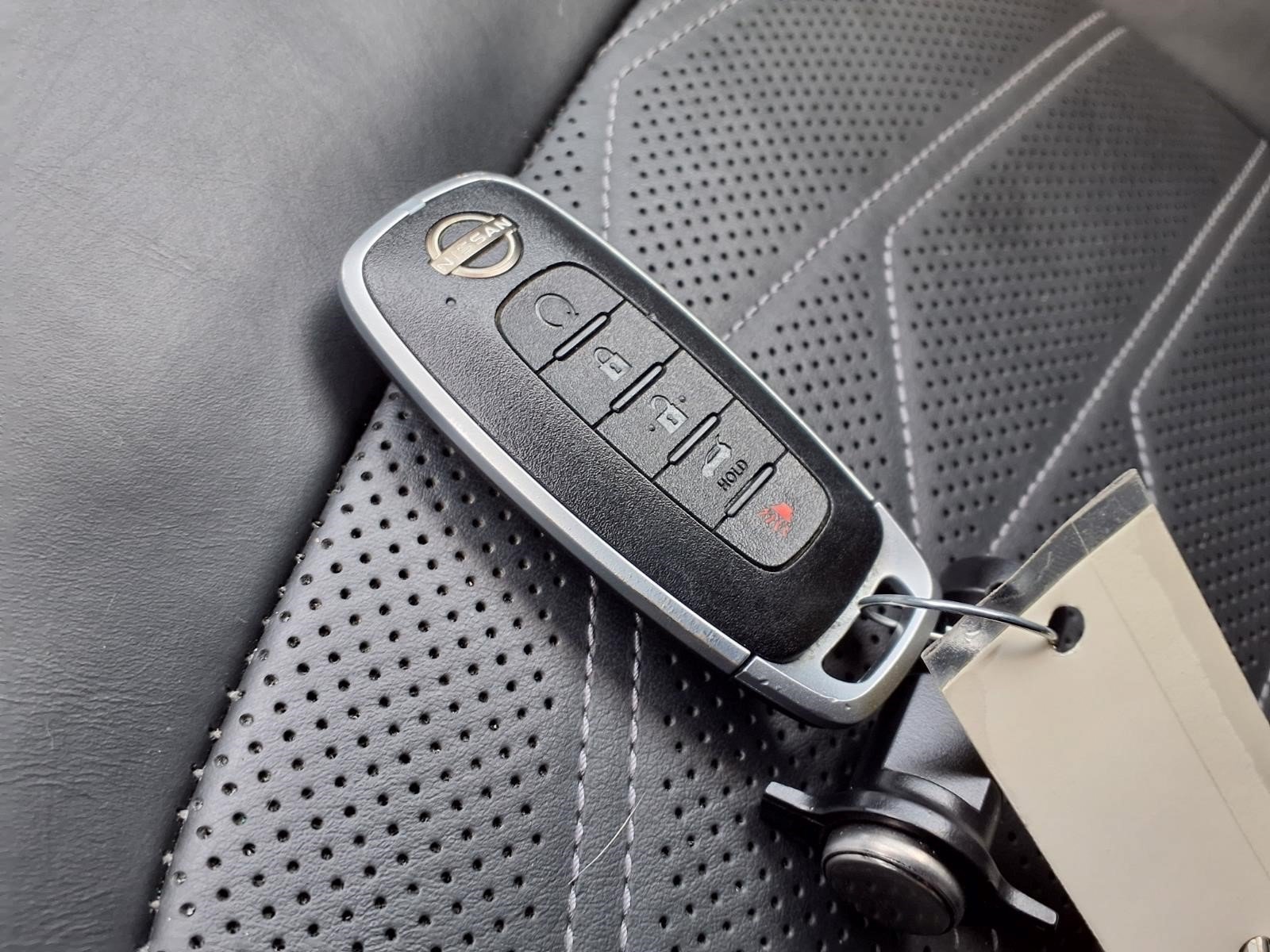 Used 2024 Nissan Pathfinder Platinum FWD image 27