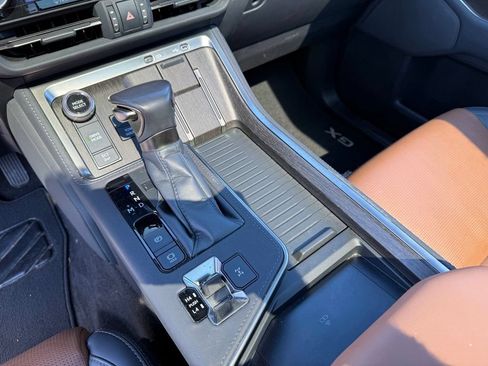 Used 2024 Lexus GX 550 w/ Accessory Package (Z1) AWD/4WD image 14