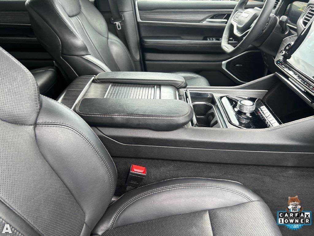 Used 2024 Jeep Wagoneer Series II w/ Flexible Seating Group RWD image 12