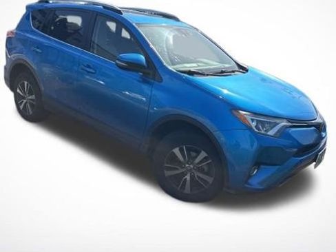Used 2018 Toyota RAV4 XLE AWD/4WD image 1