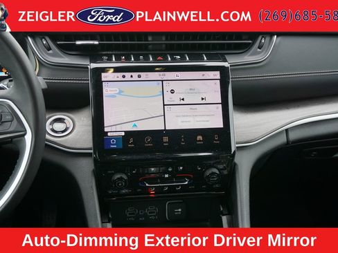 Used 2024 Jeep Grand Cherokee L Limited w/ Luxury Tech Group II AWD/4WD image 17