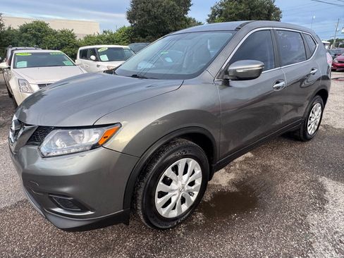 Used 2015 Nissan Rogue S FWD image 1