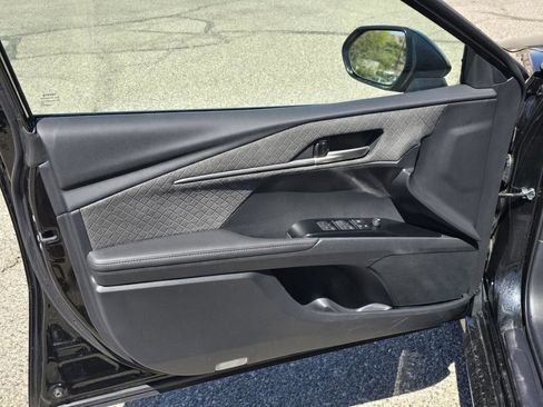 Used 2025 Toyota Camry XLE FWD image 10