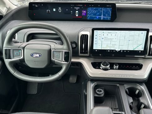 Certified 2025 Ford Expedition Active image 14