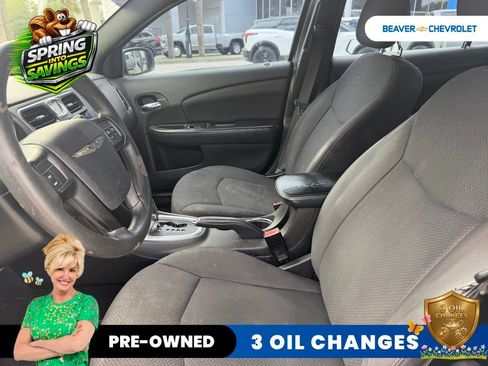 Used 2013 Chrysler 200 LX image 8