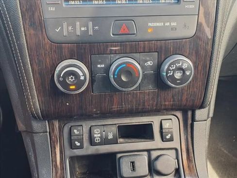 Used 2015 Chevrolet Traverse LT w/ Style and Technology Package FWD image 15