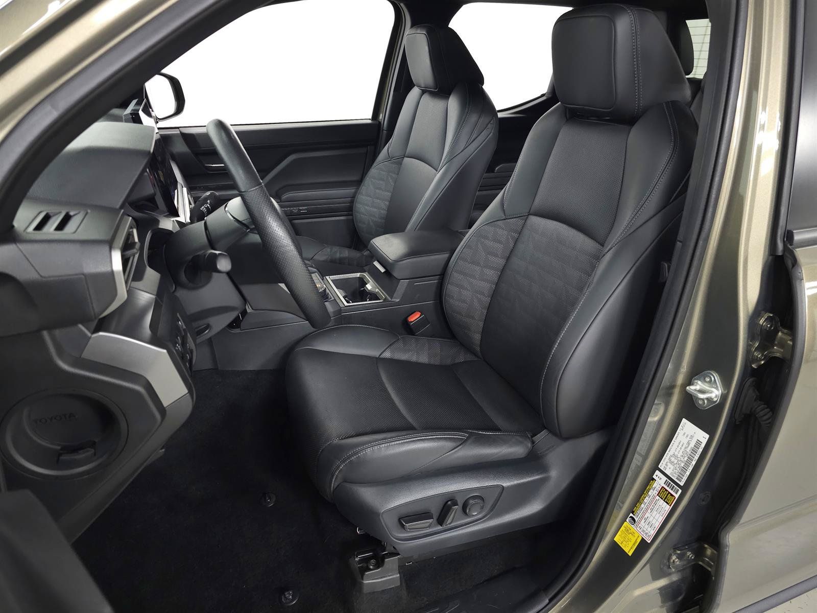 Used 2024 Toyota Tacoma TRD Sport w/ TRD Sport Premium Package AWD/4WD image 16