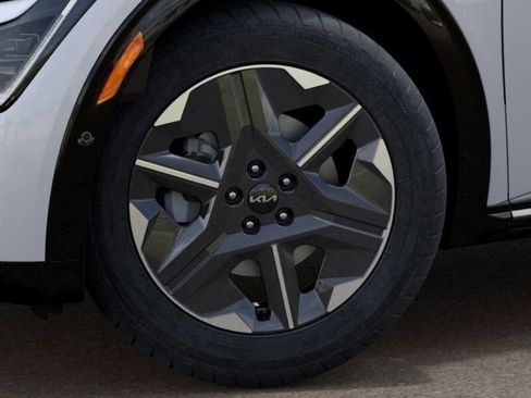New 2025 Kia EV6 Light w/ Light LR Technology Package image 9