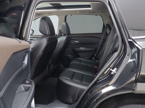 Used 2021 Nissan Rogue SL w/ Premium Package image 15