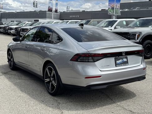 Used 2026 Honda Accord SE image 4