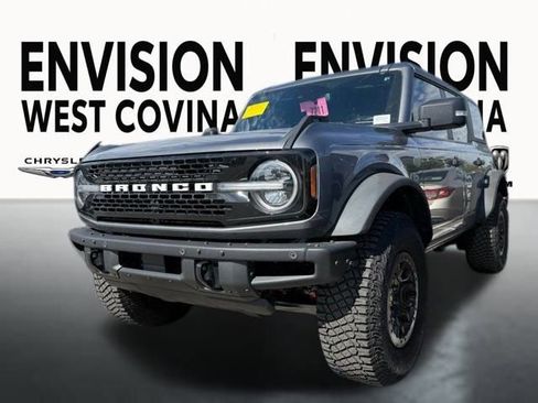 Used 2024 Ford Bronco Wildtrak image 3