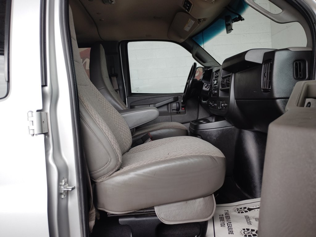 Used 2020 Chevrolet Express 3500 LS RWD image 12