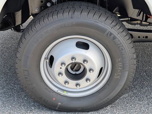 New 2026 Ford F350 XL w/ XL Chrome Package image 13