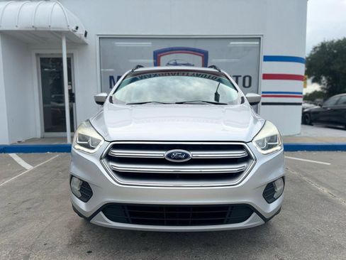 Used 2017 Ford Escape SE w/ Equipment Group 201A FWD image 7