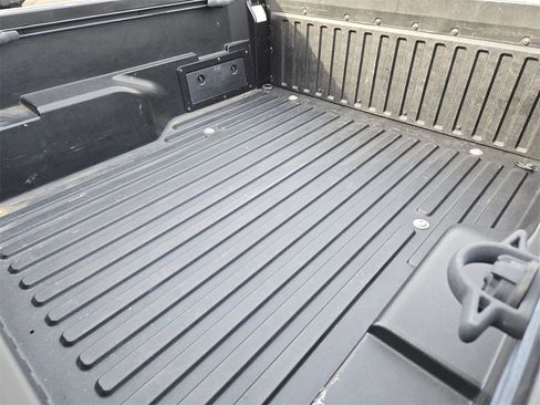 Used 2019 Toyota Tacoma SR5 image 9