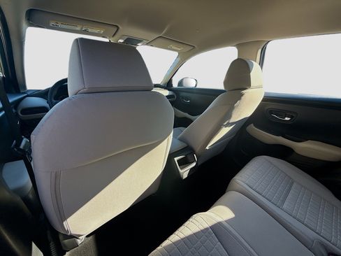 Certified 2023 Honda HR-V LX image 23