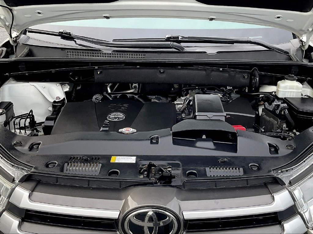 Used 2019 Toyota Highlander XLE AWD/4WD image 33