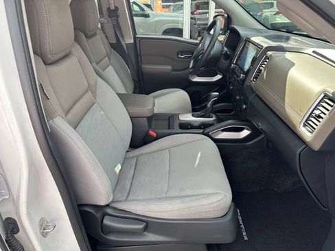 Used 2022 Nissan Frontier SV w/ Technology Package AWD/4WD image 12