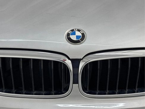 Used 2019 BMW 530i xDrive w/ Convenience Package image 36