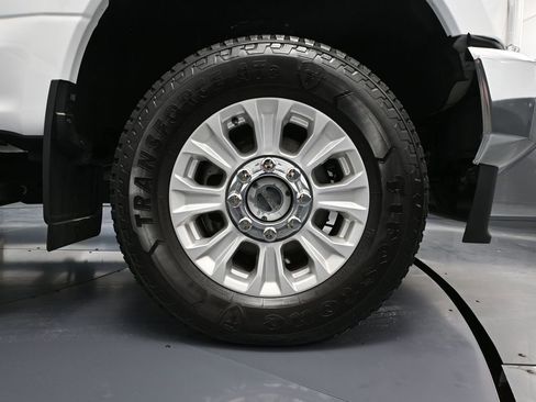 Used 2022 Ford F250 XLT w/ XLT Value Package image 16