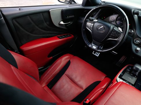 Used 2018 Lexus LS 500 F Sport w/ Accessory Package (Z2) image 25