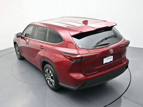 Used 2023 Toyota Highlander XLE image 36