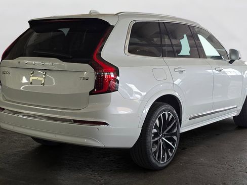 Certified 2024 Volvo XC40 B5 Ultimate w/ Protection Package Premier AWD/4WD image 5