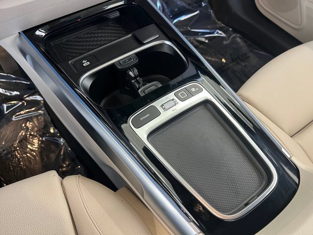 Used 2025 Mercedes-Benz EQB 300 4MATIC image 28