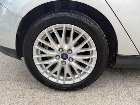 Used 2013 Ford Focus Titanium FWD image 28