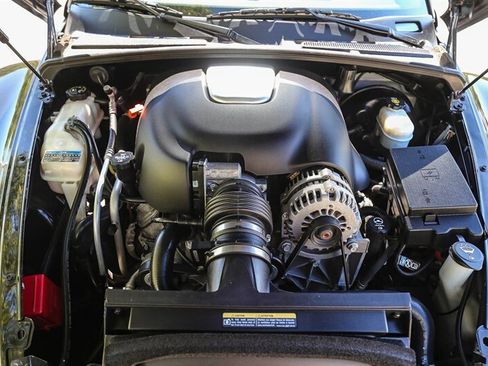 Used 2005 Chevrolet SSR w/ Preferred Equipment Group image 41