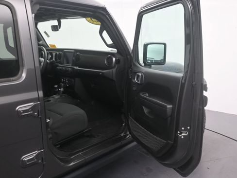 Used 2023 Jeep Wrangler Unlimited w/ Cold Weather Group AWD/4WD image 16