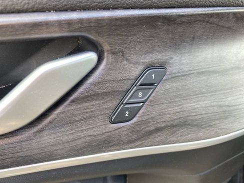 Used 2023 Jeep Grand Cherokee Limited AWD/4WD image 18