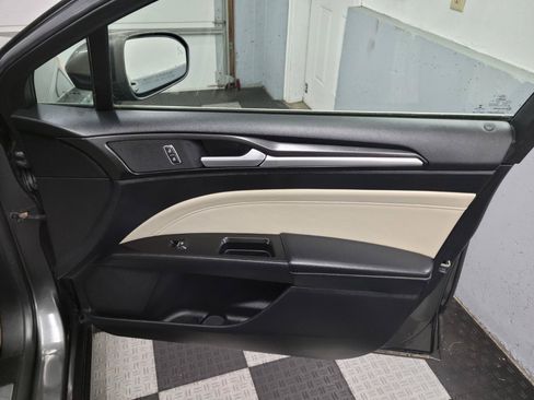 Used 2018 Ford Fusion Titanium AWD/4WD image 25