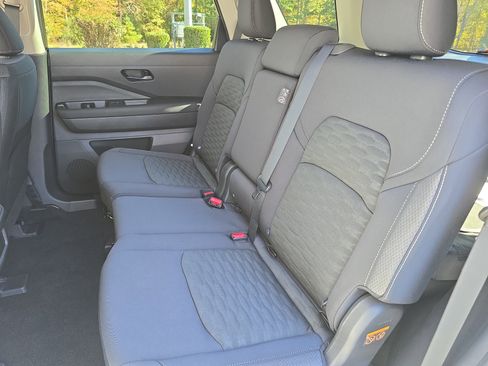 New 2025 Nissan Pathfinder SV image 15