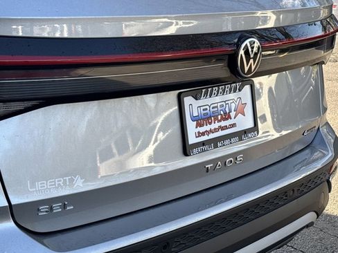 New 2025 Volkswagen Taos SEL image 18