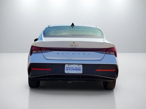 New 2026 Hyundai Elantra SE image 5