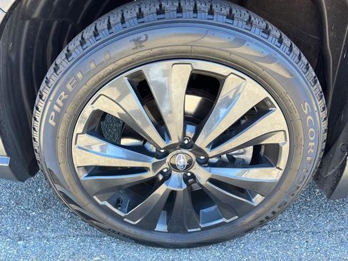 Used 2022 Subaru Ascent Onyx Edition AWD/4WD image 6