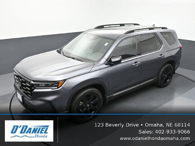 Used 2025 Honda Pilot Black Edition image 16