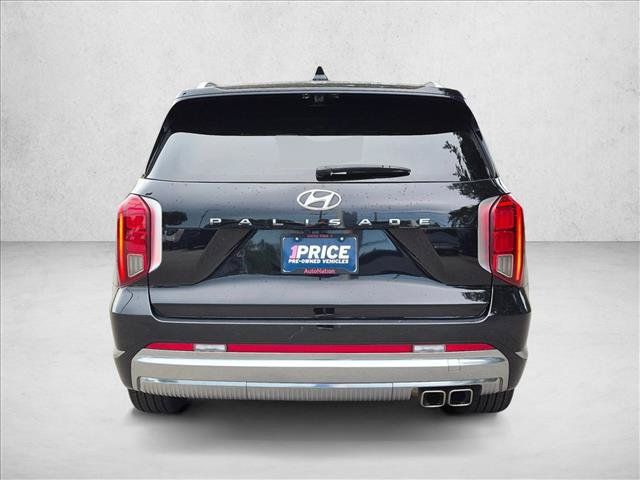 Used 2023 Hyundai Palisade Calligraphy w/ Winter Package FWD image 6