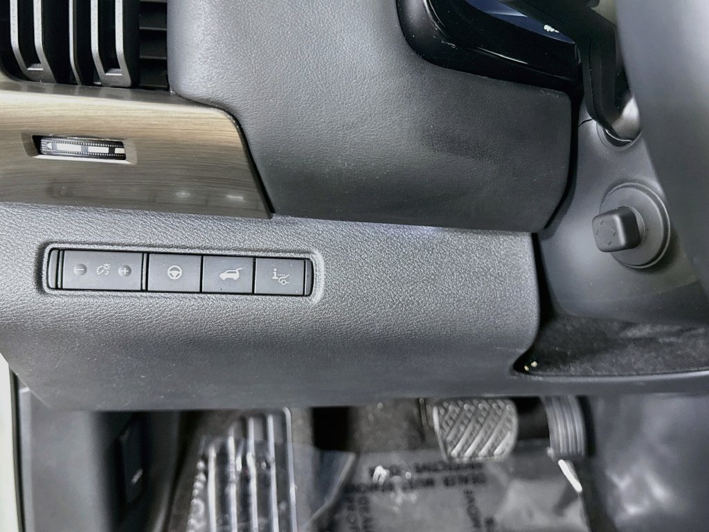 Certified 2024 Nissan Pathfinder Platinum AWD/4WD image 22