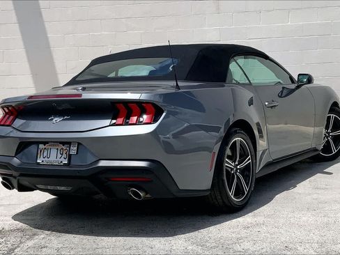 Used 2025 Ford Mustang Convertible RWD image 21