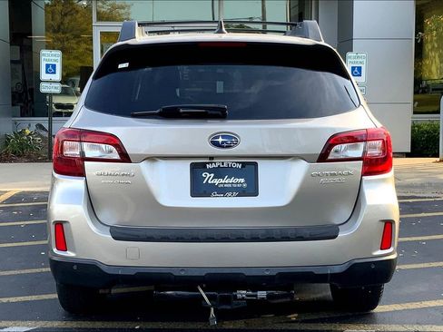 Used 2017 Subaru Outback 2.5i Limited image 4