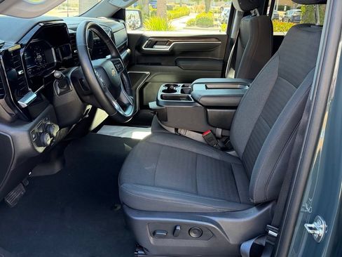 Used 2025 Chevrolet Silverado 1500 LT RWD image 12